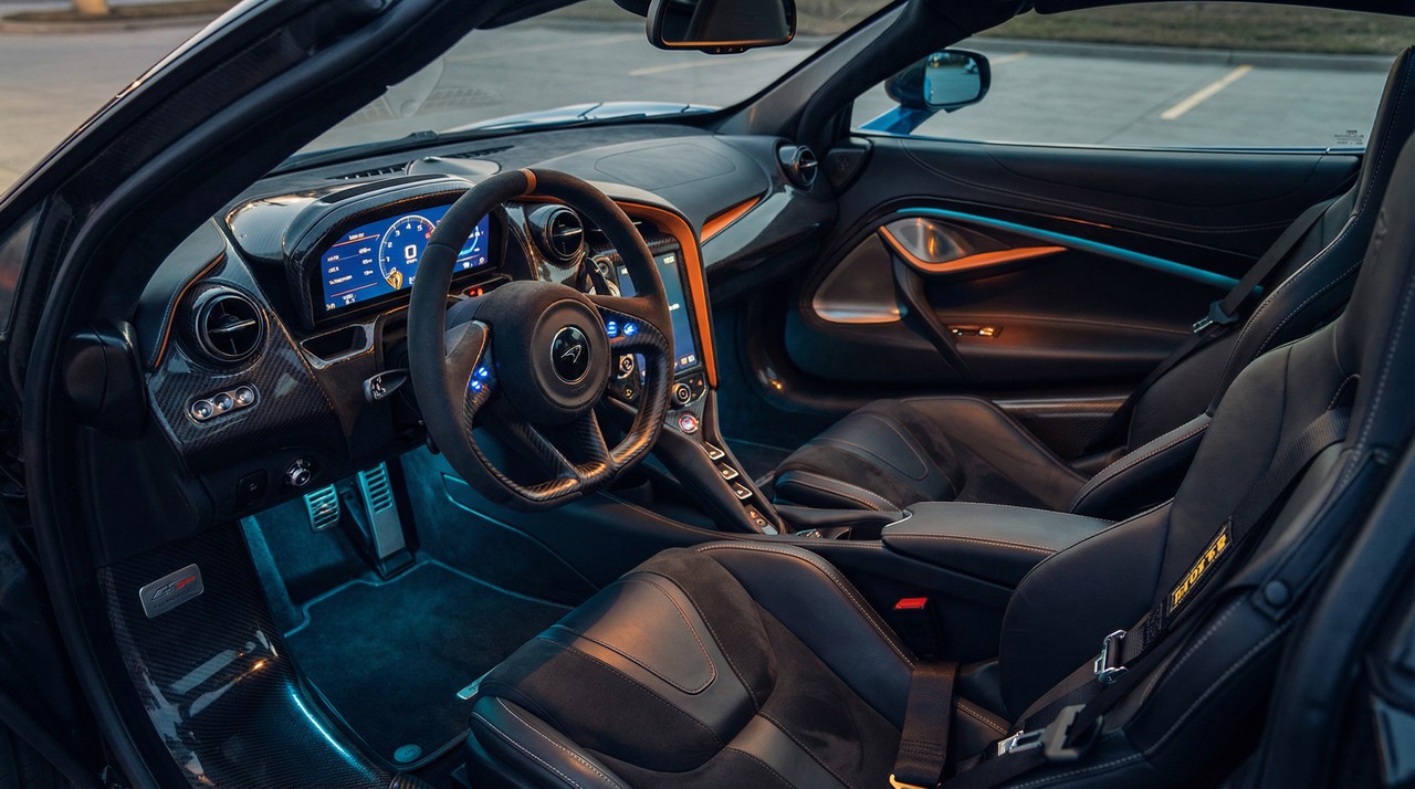 黄色仓库汽车内饰改装视频